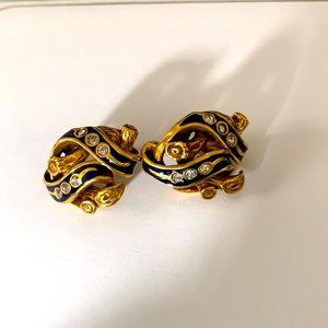 Vintage stud earrings